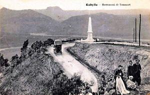 Kabylie - Monument de Tamazirt